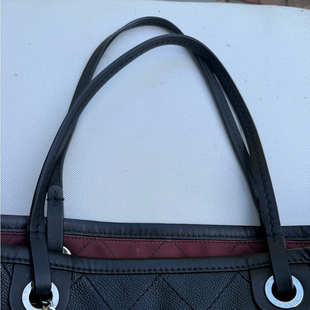 Chanel Black/Burgundy Quilted Shoulder Bag - Picture 13 of 16